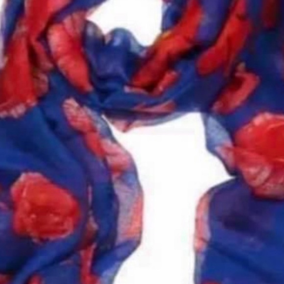 Accessories - Ladies beautiful poppy scarf